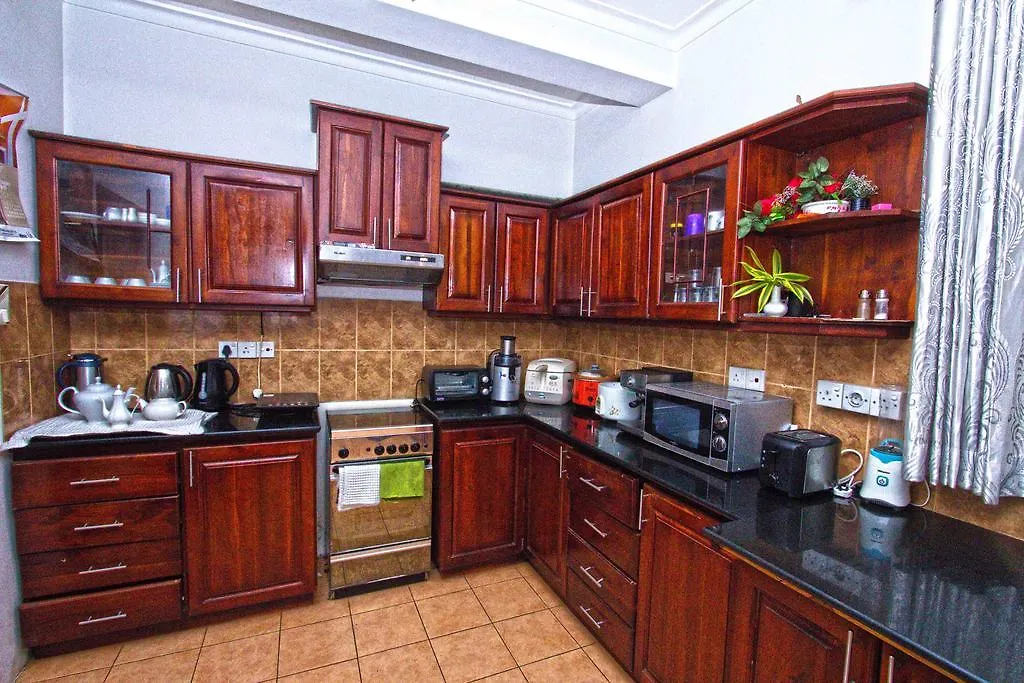 The Blue Beach Guesthouse Negombo
