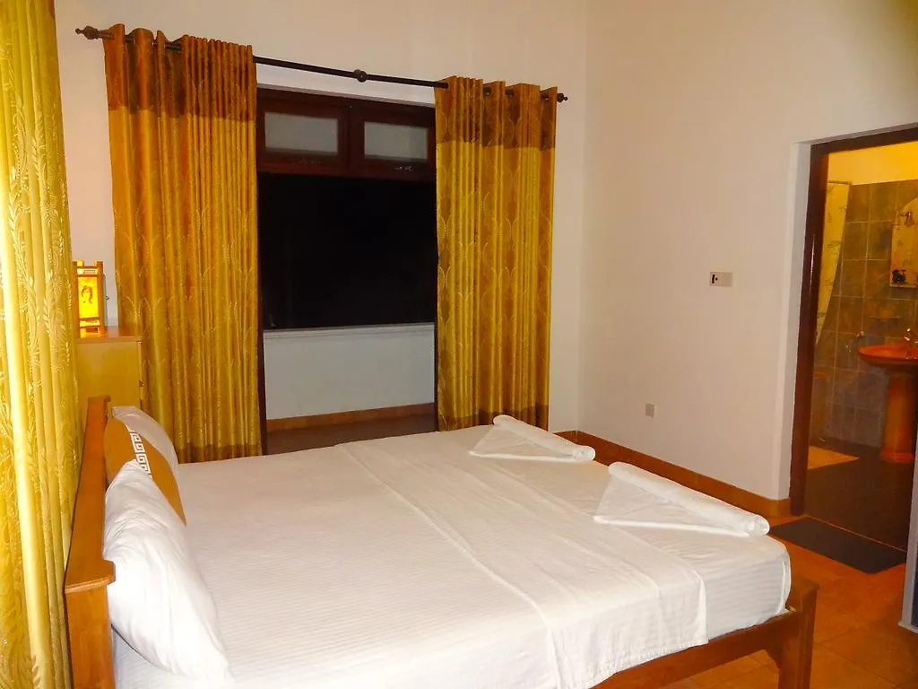 The Blue Beach Guesthouse Negombo