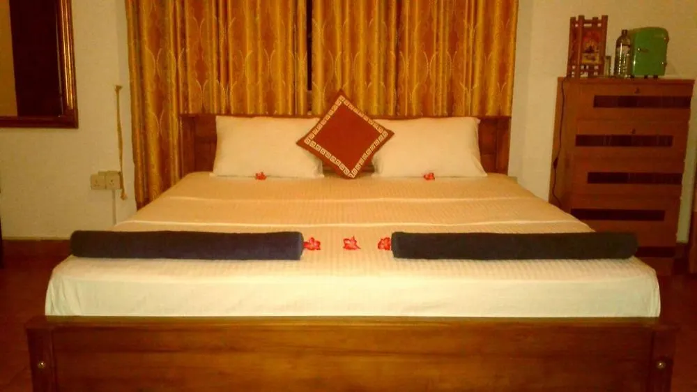 The Blue Beach Guesthouse Negombo