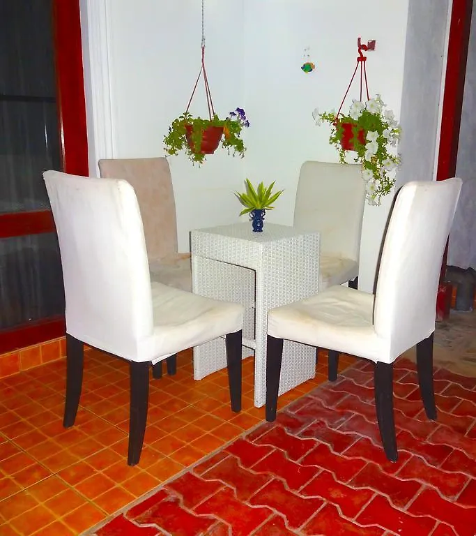 The Blue Beach Guesthouse Negombo Penzion