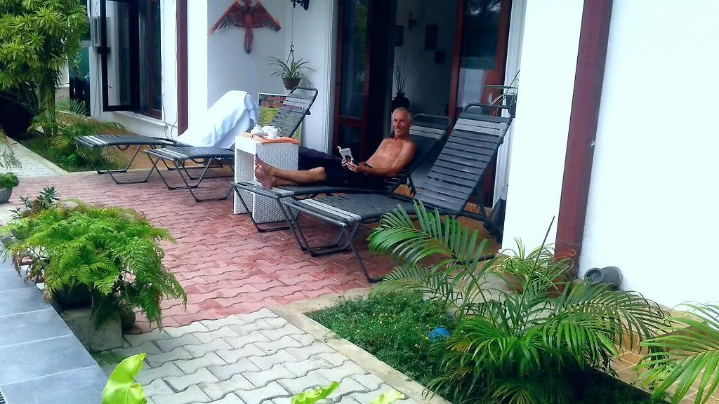 The Blue Beach Guesthouse Negombo